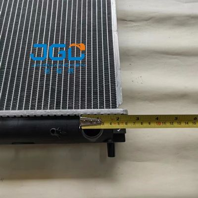 Radiateur en aluminium de réservoir de l'eau YM35 pour l'excavatrice Medium Size