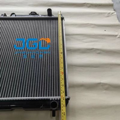Excavatrice Replacement 1432296 de radiateur de réservoir de l'eau E303 petite
