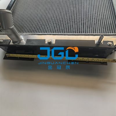 Excavatrice Fitting Aluminum du système R215-7 de refroidissement par l'eau de radiateur de réservoir petite