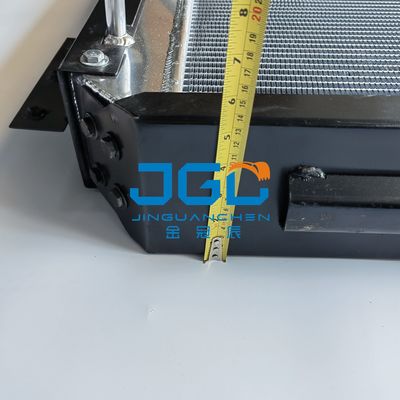Excavatrice Fitting Aluminum du système R215-7 de refroidissement par l'eau de radiateur de réservoir petite