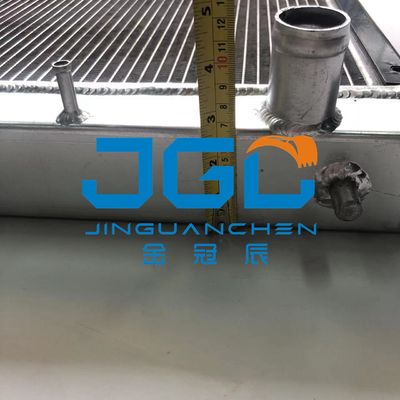 Pièces détachées de machines de construction EX55 Radiateur à réservoir d'eau 4611871 4467233 4487293