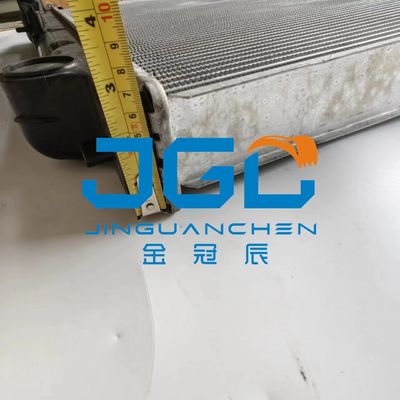 Accessoires pour excavatrice ZAX350-1 Réservoir d'eau Radiateur Components de machines d'ingénierie