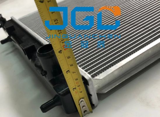 PC35R-8 Components du système de refroidissement du radiateur de réservoir