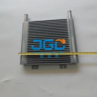 Assemblée 4479181 EX70 de noyau de radiateur de réservoir de Spare Parts Radiator d'excavatrice