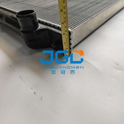 Pièces de machines de construction d'accessoires d'excavatrice de radiateur de réservoir EX180