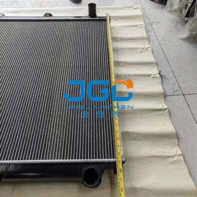 Excavatrice 4448338 du radiateur Zax200 de réservoir de l'eau Zax200-6