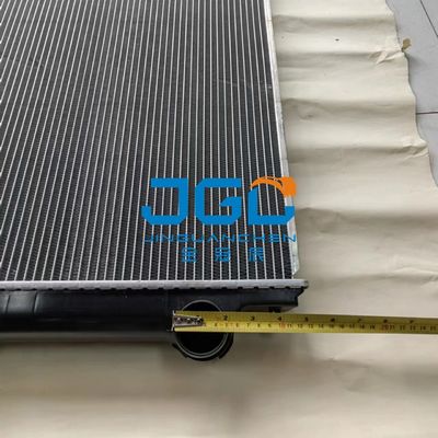 Excavatrice 4448338 du radiateur Zax200 de réservoir de l'eau Zax200-6