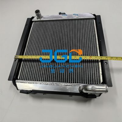 Accessoires d'excavatrice du radiateur 20T-03-71110 de réservoir d'eau de PC50UU PC40-7