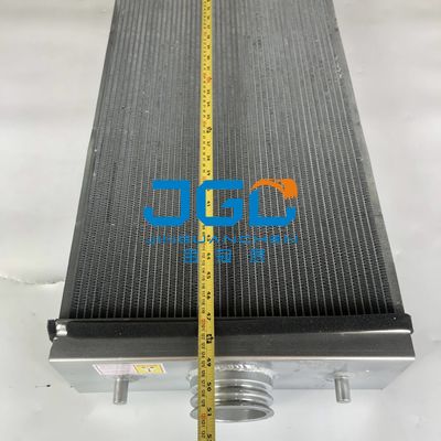 Excavatrice Construction Machinery Parts de radiateur de réservoir de l'eau PCD155AX-6