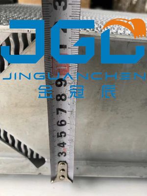 Excavateur E345d2 E349D2 Radiateur réservoir d'eau 372-8883 383-6407 3852618 3728885