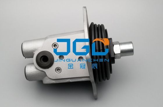 PC55 PC60 PC100 PC120 PC200-6 PC200-7 PC200-8 Joystick de l'excavateur 702-16-04960 702-16-03910 702-16-03530