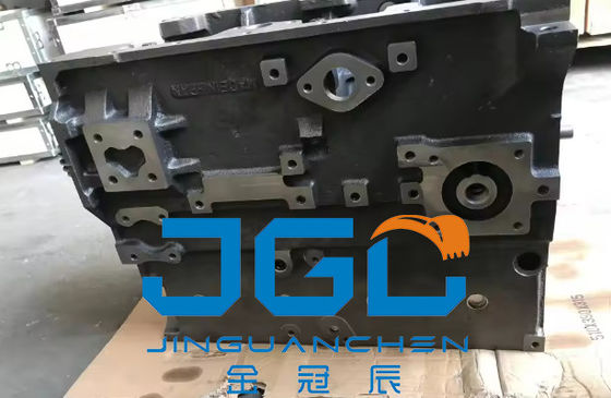 Corps du cylindre du moteur 4D95 Pièces de l'excavatrice Bloc de cylindre 6204-21-1102 Pour PC60-5 PC60-7
