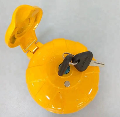 Pour les véhicules à moteur à combustion interne, le capot de carburant de l'excavateur doit être fixé sur le capot du réservoir de carburant.