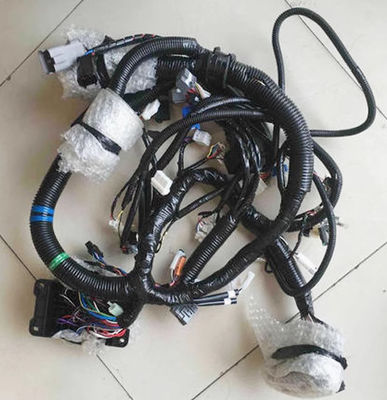 Le câble principal de l'appareil est fixé sur le harnais ZX330/360/200/240/450 pour les pelles 55643
