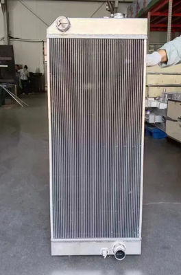 Réservoir d'eau pour excavatrice E324D E324DFM E324DL E325D E325DFM E325DL E326DL E329D E329DL Radiateur 353-5549 3535549 Pour excavatrice CAT