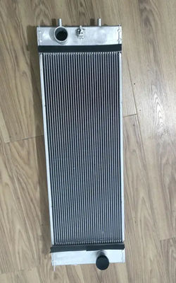 E312D2 Radiateur 310 Carré Appliions de génie des réservoirs pour les excavatrices