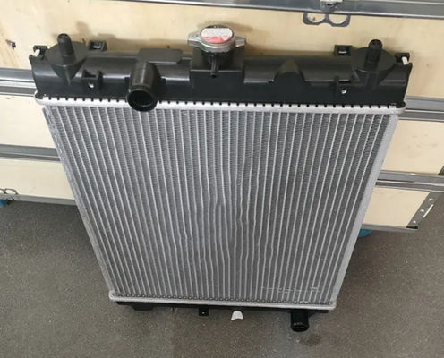 Rassemblement de radiateur de réservoir d'eau 4434315 pour excavatrice ZX50U ZX50U-2 ZX50UNA ZX55UR ZX55UR-HHE