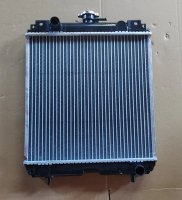 Excavateurs de haute qualité Radiateur en plastique pour l'eau pour Kubota20 Ventes d'usine