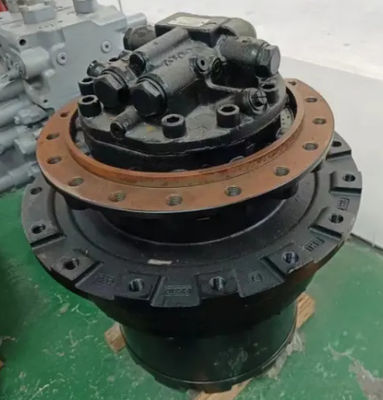 Le moteur de déplacement est adapté à l'excavatrice