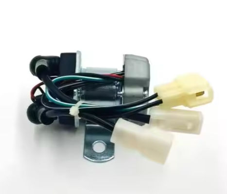 6BB1 6WG1 6HK1 Excavator Engine Relay 1-82553-039-1 0-25000-7832 24V Starter Relay